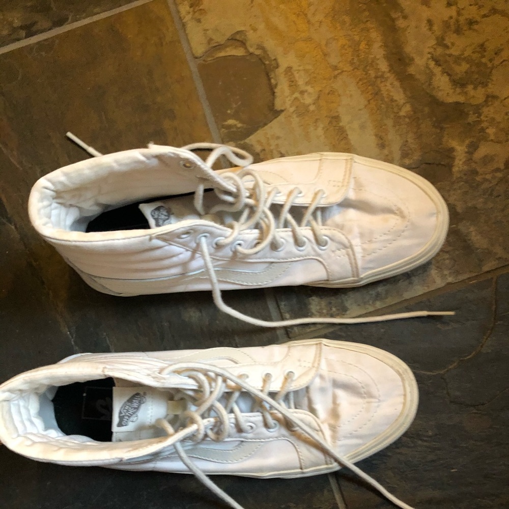 White hip top vans